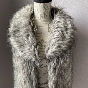 Women’s faux fur vest, SZ M.